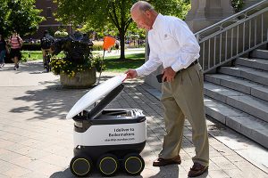 Роботы будут доставлять еду в одном из университетов США