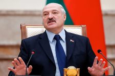Замена российским кредитам: Беларусь заняла $500 млн у Китая