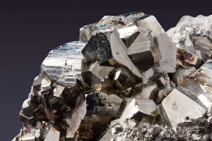 Самый редкий драгметалл побил цены на золото и палладий