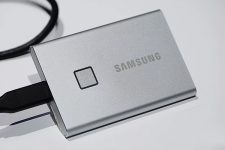 Samsung выпустит ВЗУ-накопитель со сканером отпечатков пальцев