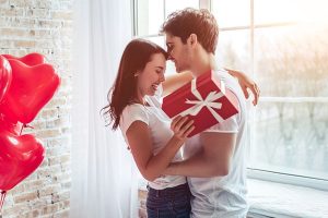 Украинцы тратят более 400 млн грн на подарки ко Дню святого Валентина