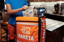 Сервис Raketa внедряет бесконтактную доставку: как это работает