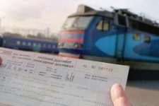 Укрзализныця возвращает деньги за билеты: новые ограничения