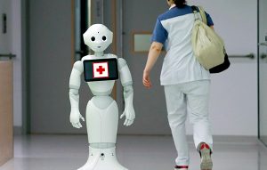 Уборщики и курьеры: украинские школьницы придумали роботов для борьбы с COVID-19