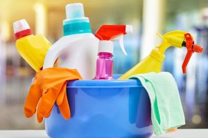 Антикоронавирусная уборка: эффективные и бесполезные средства