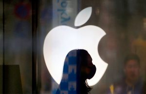 Борьба с COVID-19: Apple выпустила незаменимый гаджет для врачей