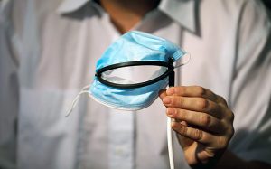 Новый тренд: израильтяне создали антикоронавирусную маску для еды