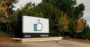 Facebook представит новые аудиопродукты, включая аналог Clubhouse