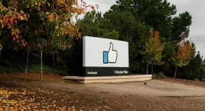 Не как у Twitter: десятки сотрудников Facebook устроили виртуальную забастовку