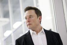 Ілон Маск продав акції Tesla на суму 5 млрд доларів