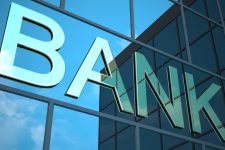 Українські банки продовжують закривати відділення