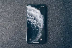 iPhone стануть спільними