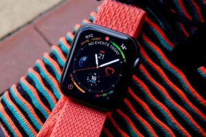 Названа дата старта продаж новых Apple Watch в Украине