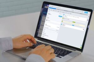 В помощь бизнесу: принимать оплату теперь можно прямо в CRM-системе