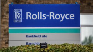 Компания Rolls-Royce временно закрывает свои заводы