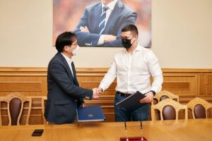 Минцифры будет сотрудничать с Samsung