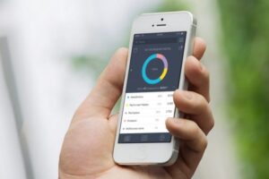 Мобильный банк «Тинькофф» запустил финансовый мессенджер