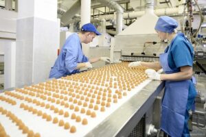 Технології замість людей: понад 40% компаній планують скорочення до 2025 року