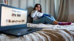 Компанії більш скептично сприймають “remote work”, ніж співробітники