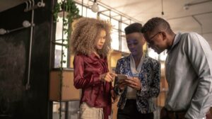 Банки для ЛГБТ и сервисы для мигрантов: как финкомпании повышают финансовую инклюзию