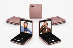 Samsung представить три складних смартфона у 2021