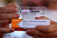 Стала известна цена на вакцину от коронавируса в Украине