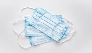 Стало известно, сколько Украина потратила на борьбу с COVID-19 в 2021 году