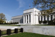 В беспрецедентной борьбе с инфляцией: ФРС США вновь повысил ставку