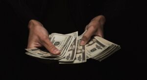 Как заработали деньги самые богатые люди мира: ТОП-10 миллиардеров