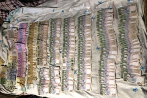 Оружие, наркотики и сотни тысяч поддельных гривен: в Украине раскрыли банду фальшивомонетчиков