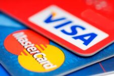 Які зміни з 1 червня приготував ПриватБанк для кредитних карток?