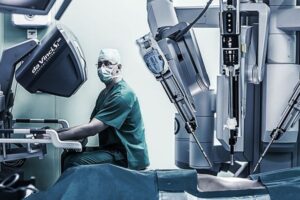 Робот Da Vinci вперше прооперував дитину в Україні