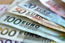 Євросоюз змінює правила перевезення готівки