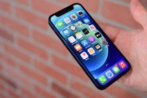 Apple обвинили в ложных данных о водонепроницаемости iPhone