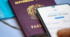 Паспорти вакцинації: як будуть працювати і які країни підтримують їх введення