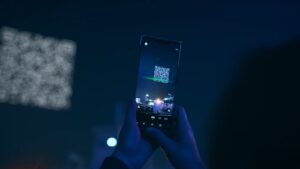 Китайская компания рекламирует видеоигры с помощью гигантского QR-кода в небе