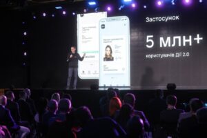 «Дія» расширяет свою функциональность: премьер-министр рассказал о планах по развитию госпортала