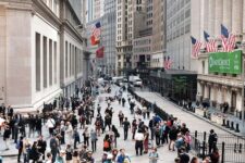 Інфляція, рецесія та прибутковість облігацій – ключові фактори на фондових біржах США у 2023 році