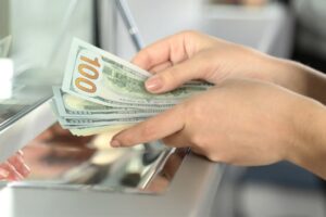 До 2024 року тільки 7% платежів в магазинах будуть здійснюватися за готівку – дослідження