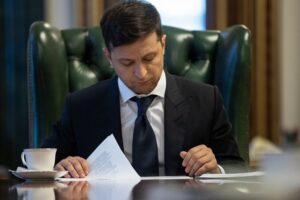 Президент продлил и ввел новые санкции против российских банков и платежных систем