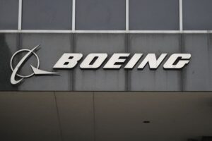 Boeing сокращает штат: сотни специалистов компании переходят в Amazon и SpaceX