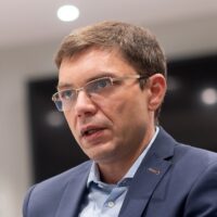 О мире после пандемии, тотальном cashless, криптовалютах и открытом банкинге — интервью с Юрием Батхиным, Mastercard