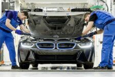 Автоконцерн BMW залучає дослідників квантових технологій