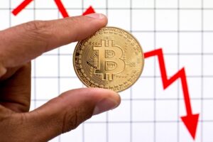 Биткоин откатился ниже уровня в $30 тыс