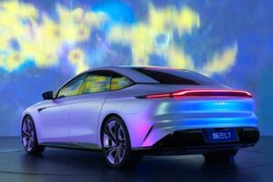 Партнер Alibaba оснастит свои электромобили майнинговым пулом