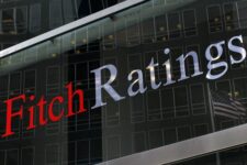 Агентство Fitch понизило рейтинг государственных банков Украины