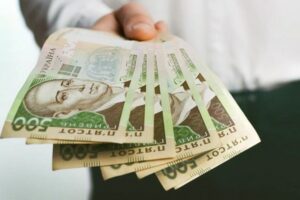 У Нацбанку розповіли, скільки грошей було переведено в Україну за перше півріччя