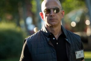 Контракт NASA со SpaceX — ошибка: Джефф Безос судится с аэрокосмическим агентством