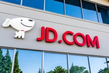 Китайский гигант электронной коммерции JD.com заходит в индустрию игр
