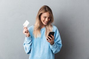 Минцифры и Visa усовершенствовали безналичную оплату онлайн-сервисов в Дие